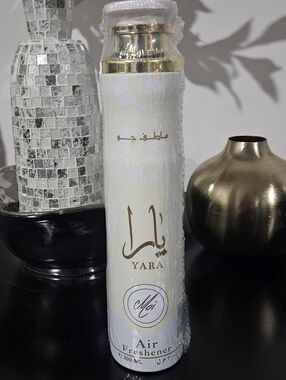 Yara Moi Air Freshener - White & Gold (NWT)